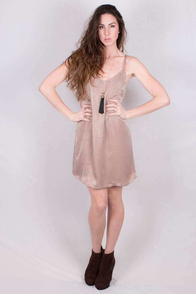Glamour taupe dress